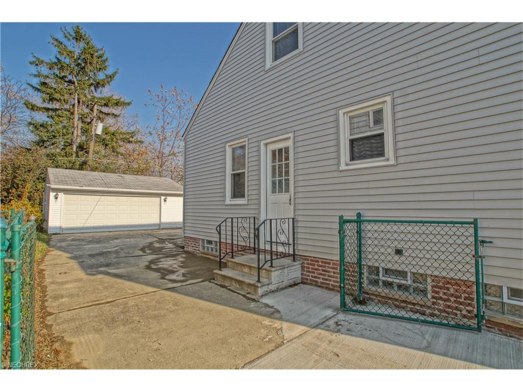 245 E 330th St, Willowick, OH 44095 photo 16