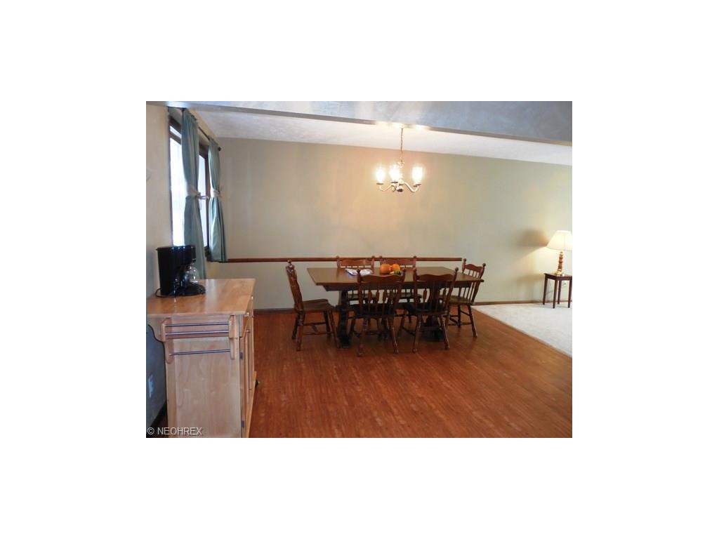 2106 Avalon Dr, Parma, OH 44134 photo 8
