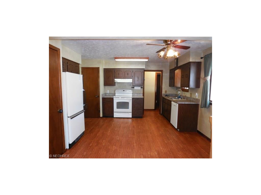 2106 Avalon Dr, Parma, OH 44134 photo 7