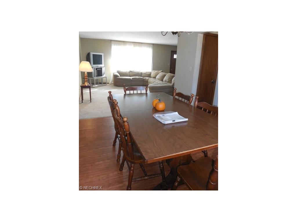 2106 Avalon Dr, Parma, OH 44134 photo 12