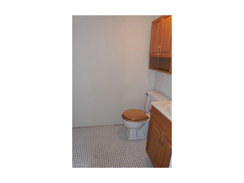 2106 Avalon Dr, Parma, OH 44134 photo 21
