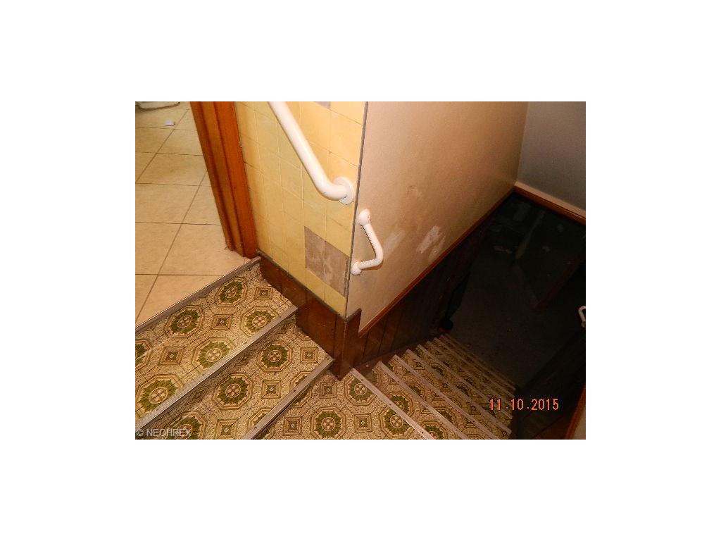1681 E 36th St, Lorain, OH 44055 photo 8