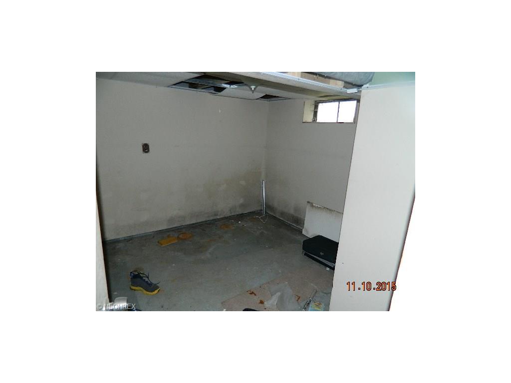 1681 E 36th St, Lorain, OH 44055 photo 9