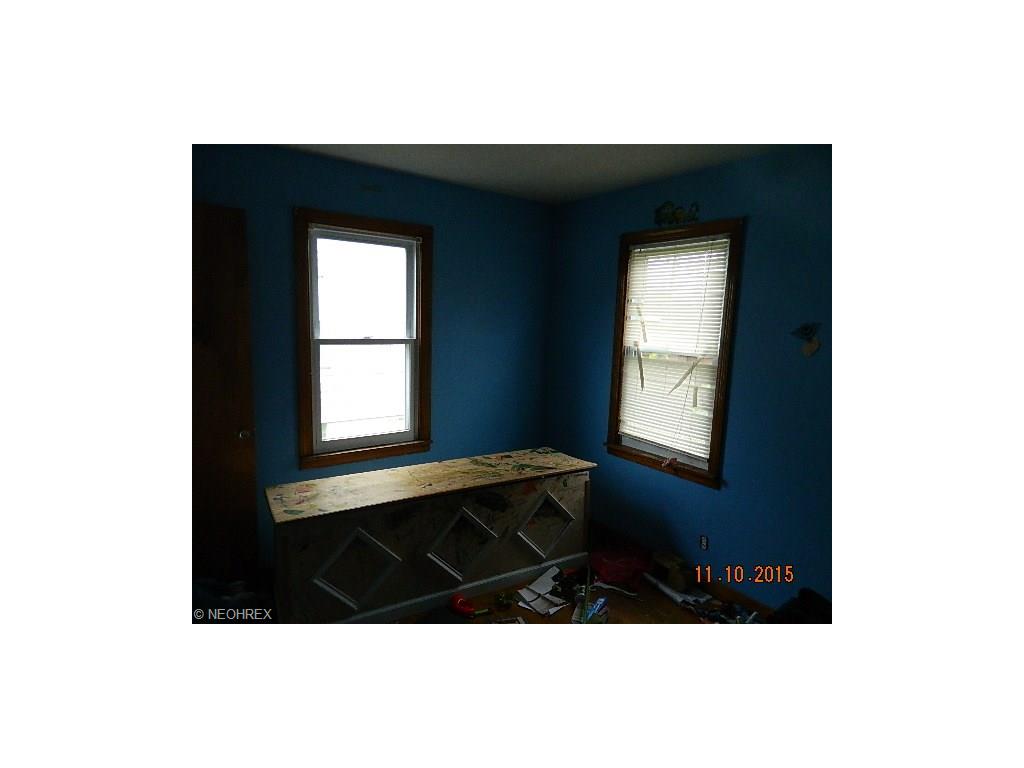 1681 E 36th St, Lorain, OH 44055 photo 5