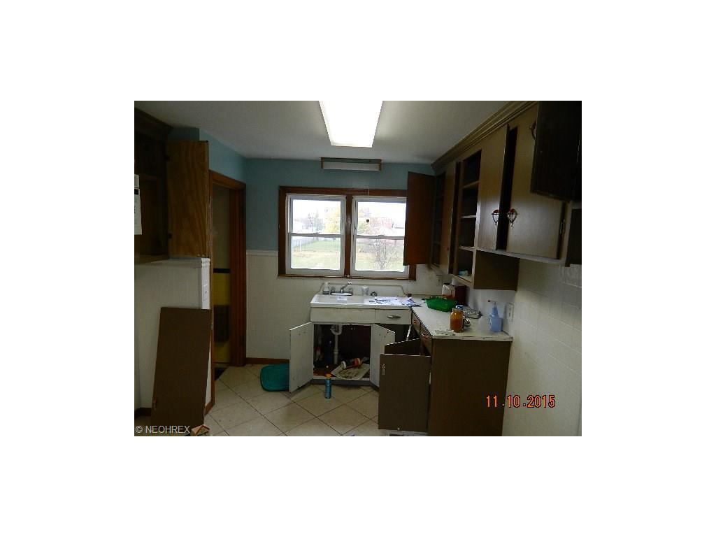 1681 E 36th St, Lorain, OH 44055 photo 7