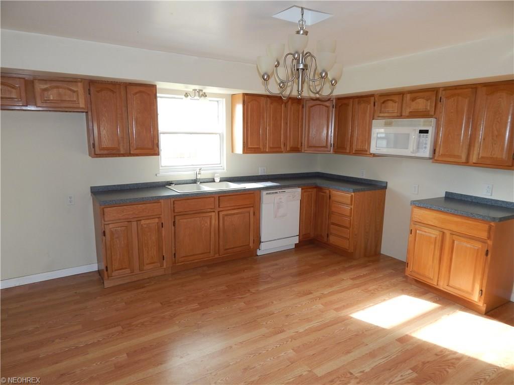 328 High St, Elyria, OH 44035 photo 7