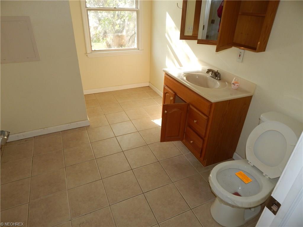 328 High St, Elyria, OH 44035 photo 12
