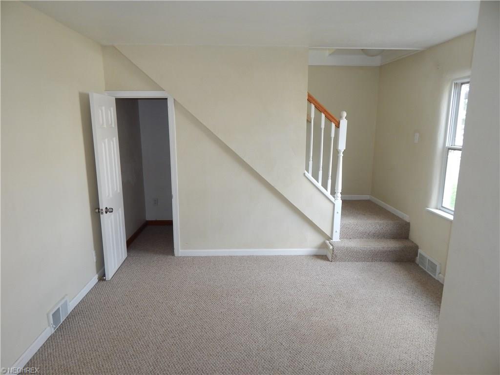 328 High St, Elyria, OH 44035 photo 5