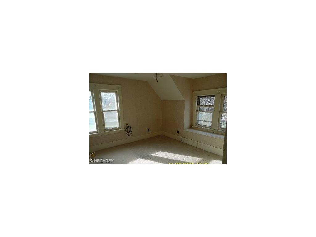 5332 Summer Ave, Ashtabula, OH 44004 photo 11