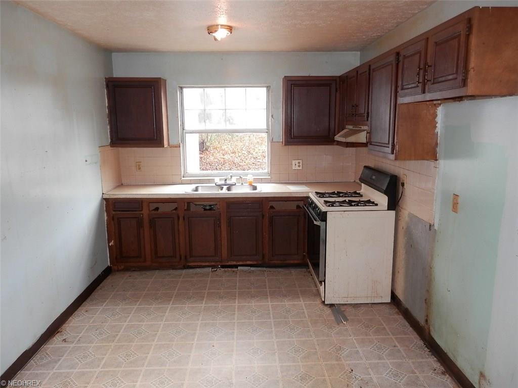 603 Marview Ave, Akron, OH 44310 photo 3