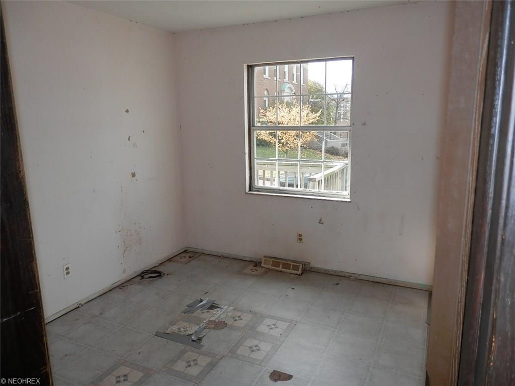603 Marview Ave, Akron, OH 44310 photo 5