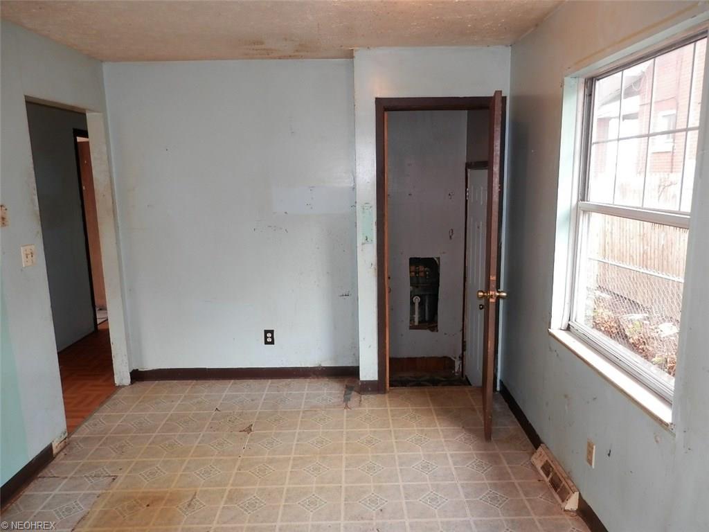 603 Marview Ave, Akron, OH 44310 photo 4
