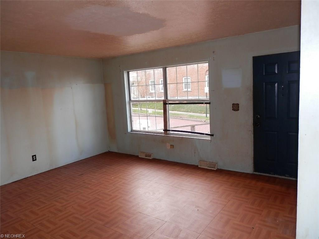603 Marview Ave, Akron, OH 44310 photo 2