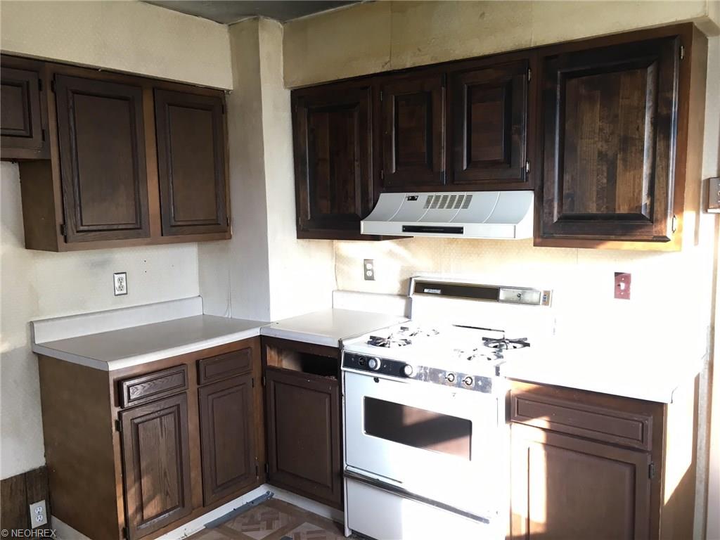 950 E 223rd St, Euclid, OH 44123 photo 3