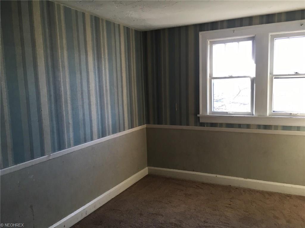 950 E 223rd St, Euclid, OH 44123 photo 6