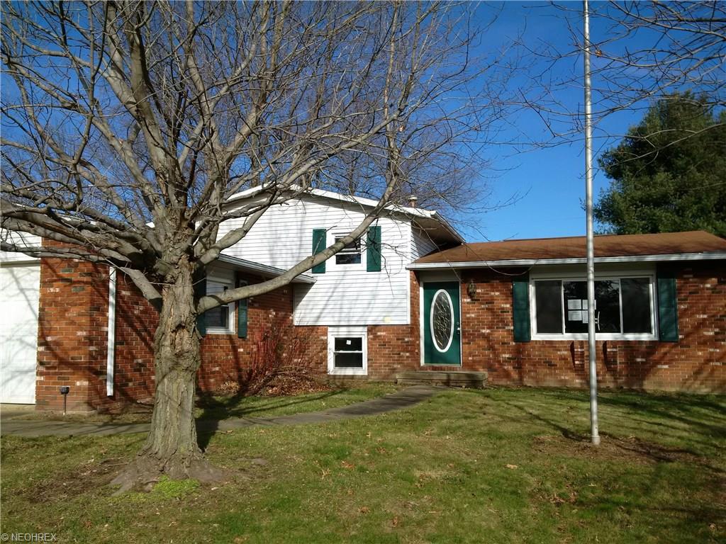 8086 Emerald Ave NE, Canton, OH 44721 photo 2