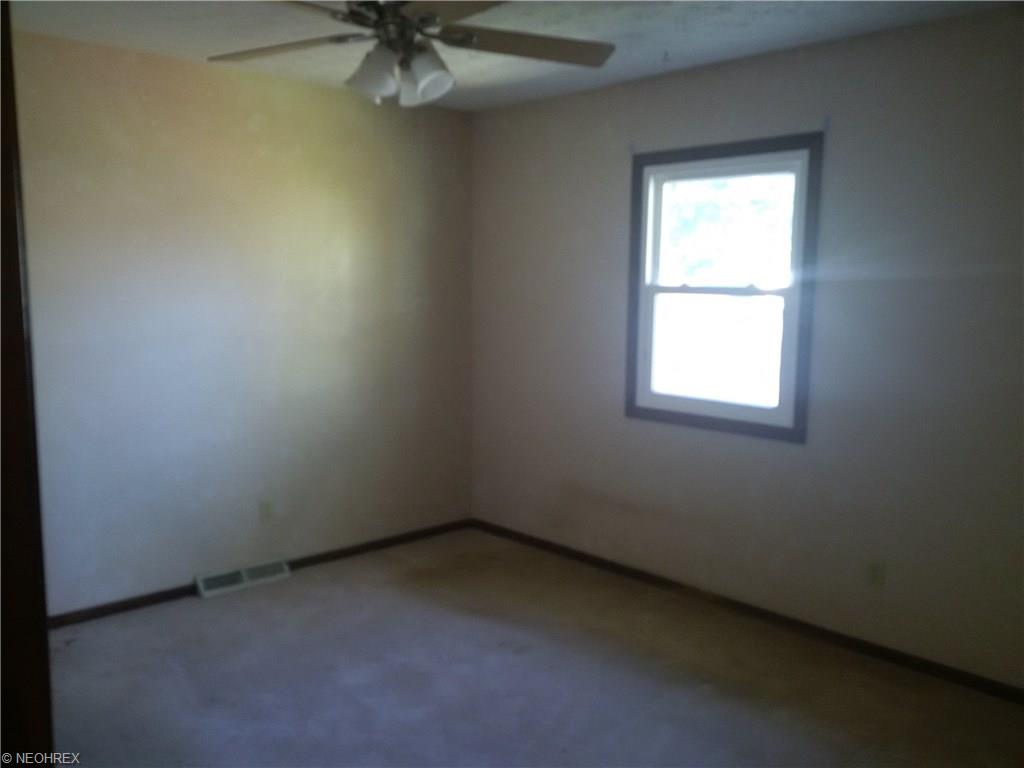 8086 Emerald Ave NE, Canton, OH 44721 photo 20