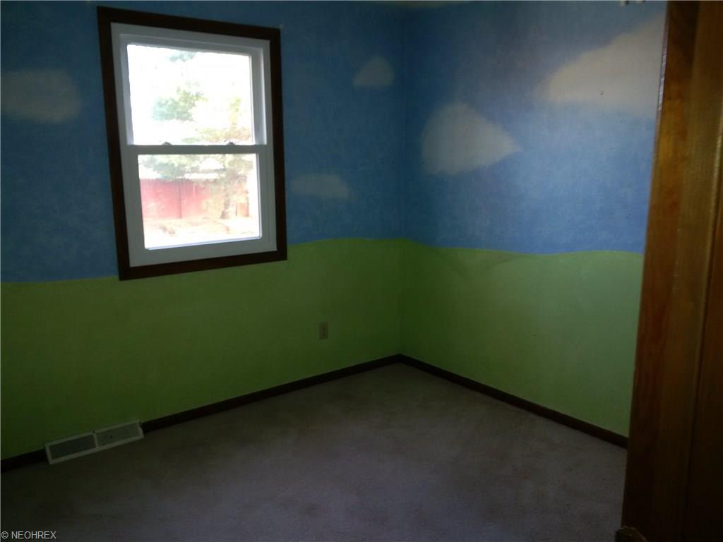 8086 Emerald Ave NE, Canton, OH 44721 photo 22