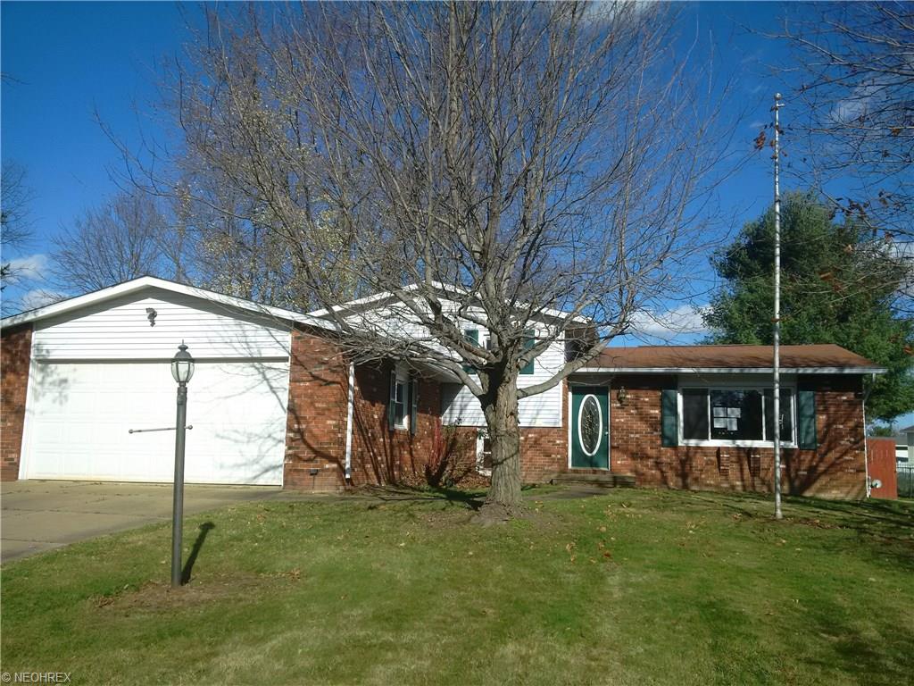 8086 Emerald Ave NE, Canton, OH 44721 photo 1