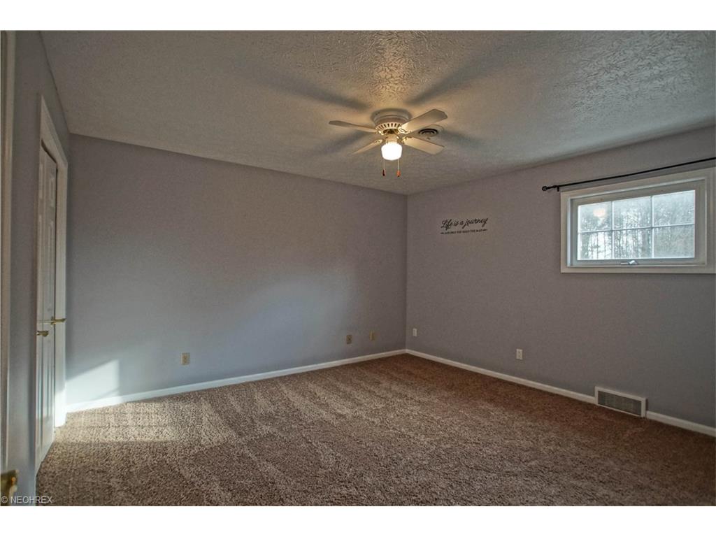2692 Gingertree Dr, Ashtabula, OH 44004 photo 17