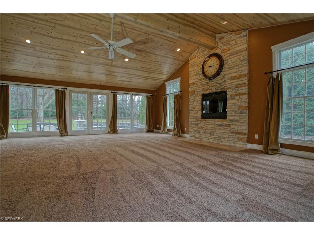 2692 Gingertree Dr, Ashtabula, OH 44004 photo 2