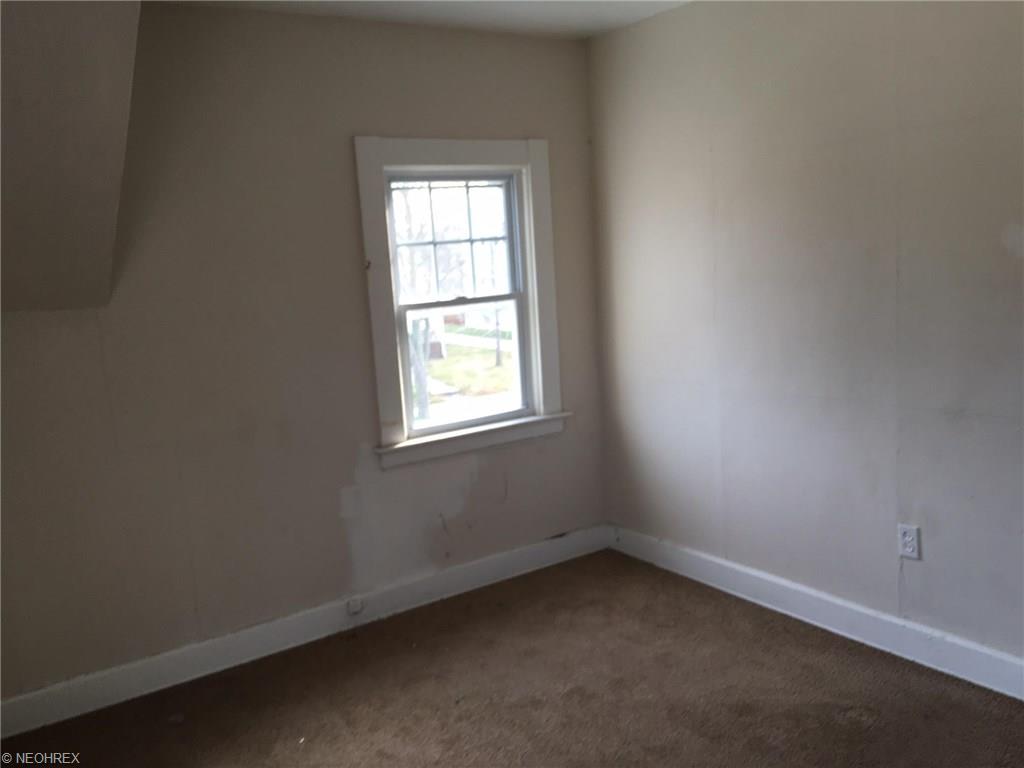 900 E 237th St, Euclid, OH 44123 photo 9