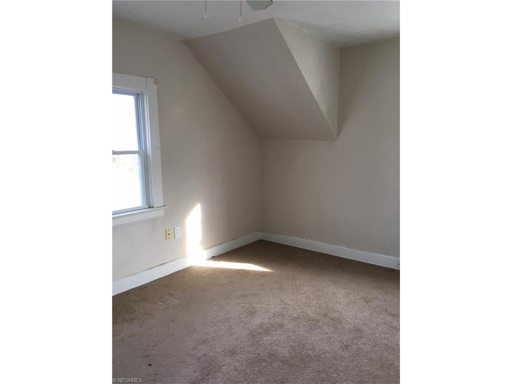 900 E 237th St, Euclid, OH 44123 photo 8