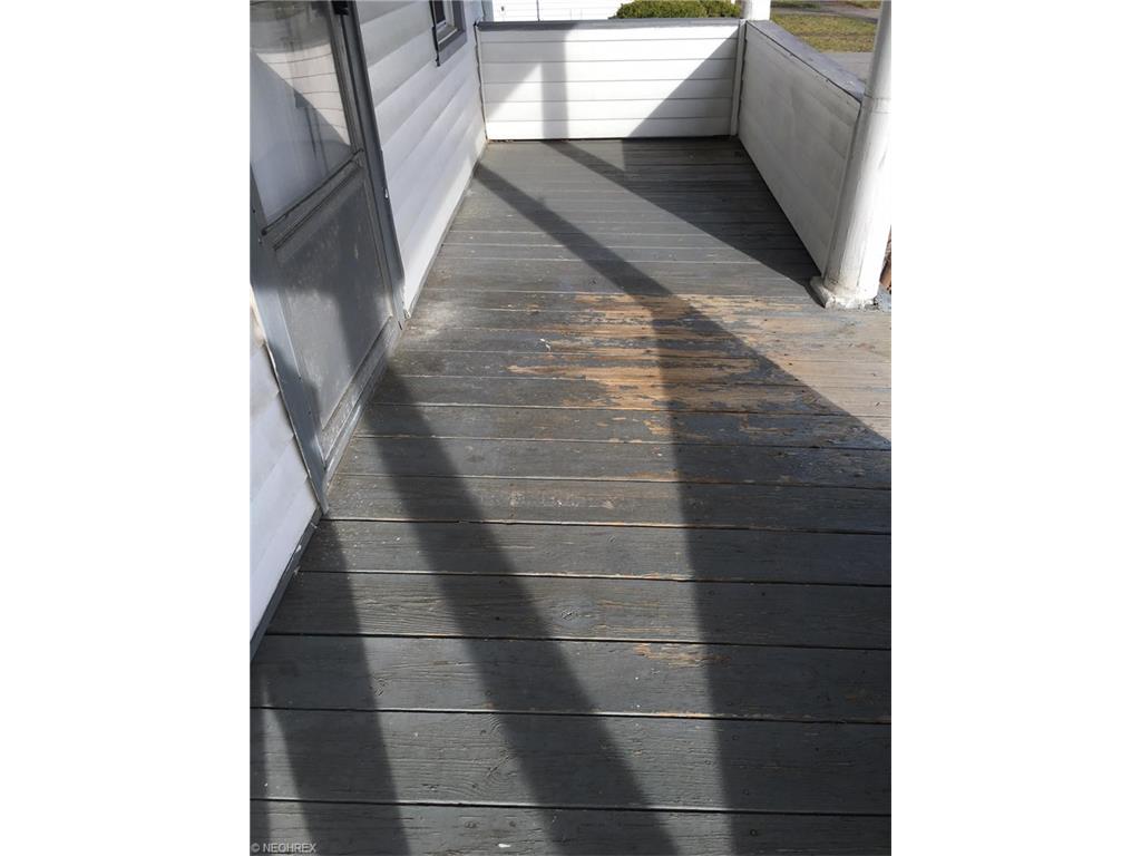 900 E 237th St, Euclid, OH 44123 photo 2