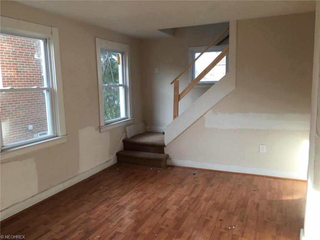 900 E 237th St, Euclid, OH 44123 photo 3