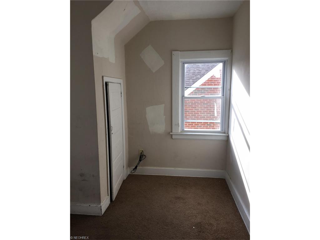 900 E 237th St, Euclid, OH 44123 photo 7