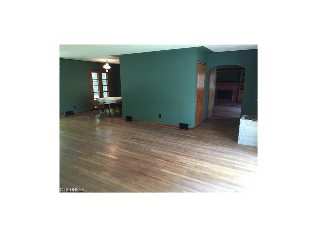 970 Gulf Rd, Elyria, OH 44035 photo 4
