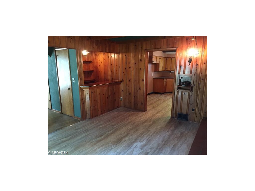 970 Gulf Rd, Elyria, OH 44035 photo 9