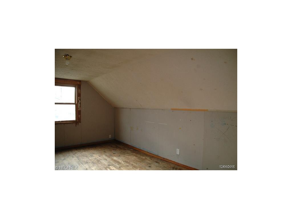 1803 E 298th St, Wickliffe, OH 44092 photo 5