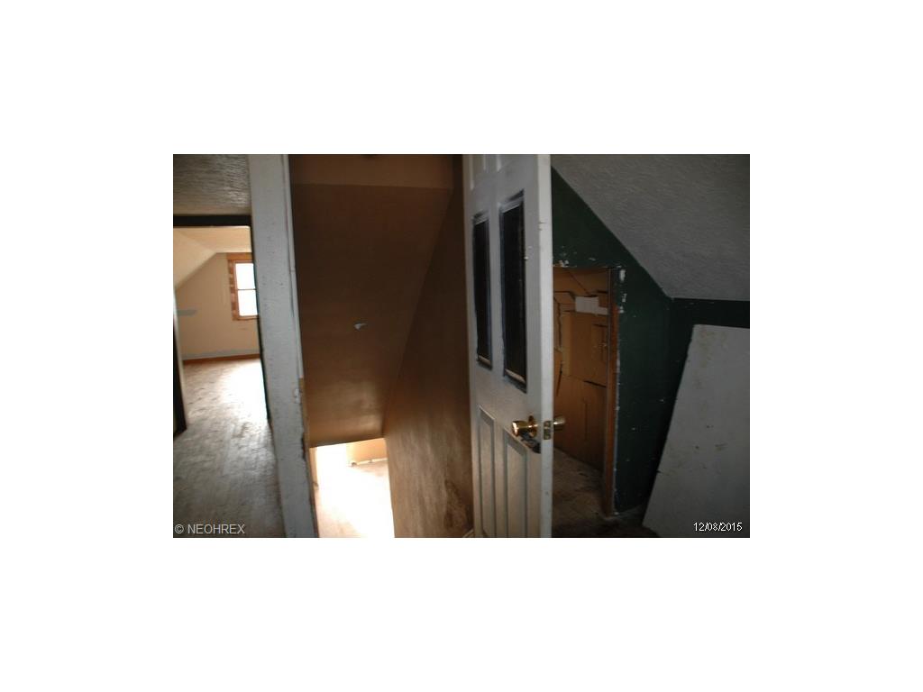 1803 E 298th St, Wickliffe, OH 44092 photo 9