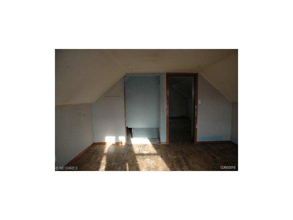 1803 E 298th St, Wickliffe, OH 44092 photo 6