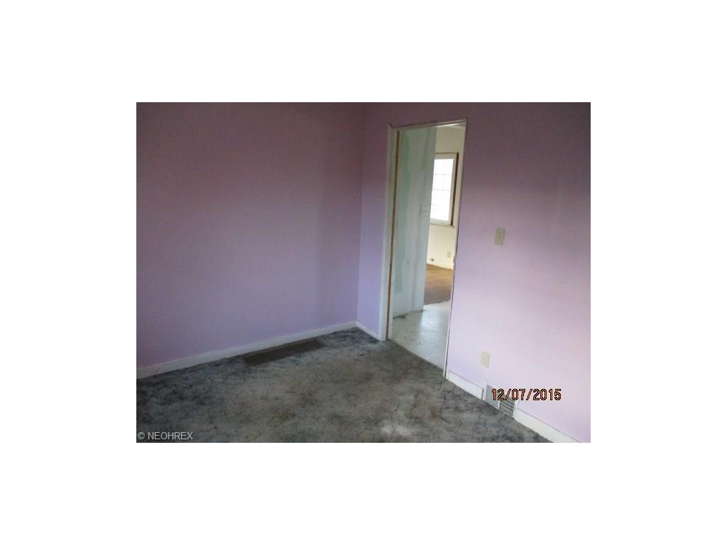 135 Gulf Rd, Elyria, OH 44035 photo 12