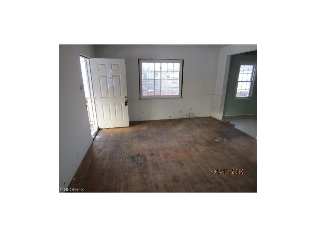 135 Gulf Rd, Elyria, OH 44035 photo 7