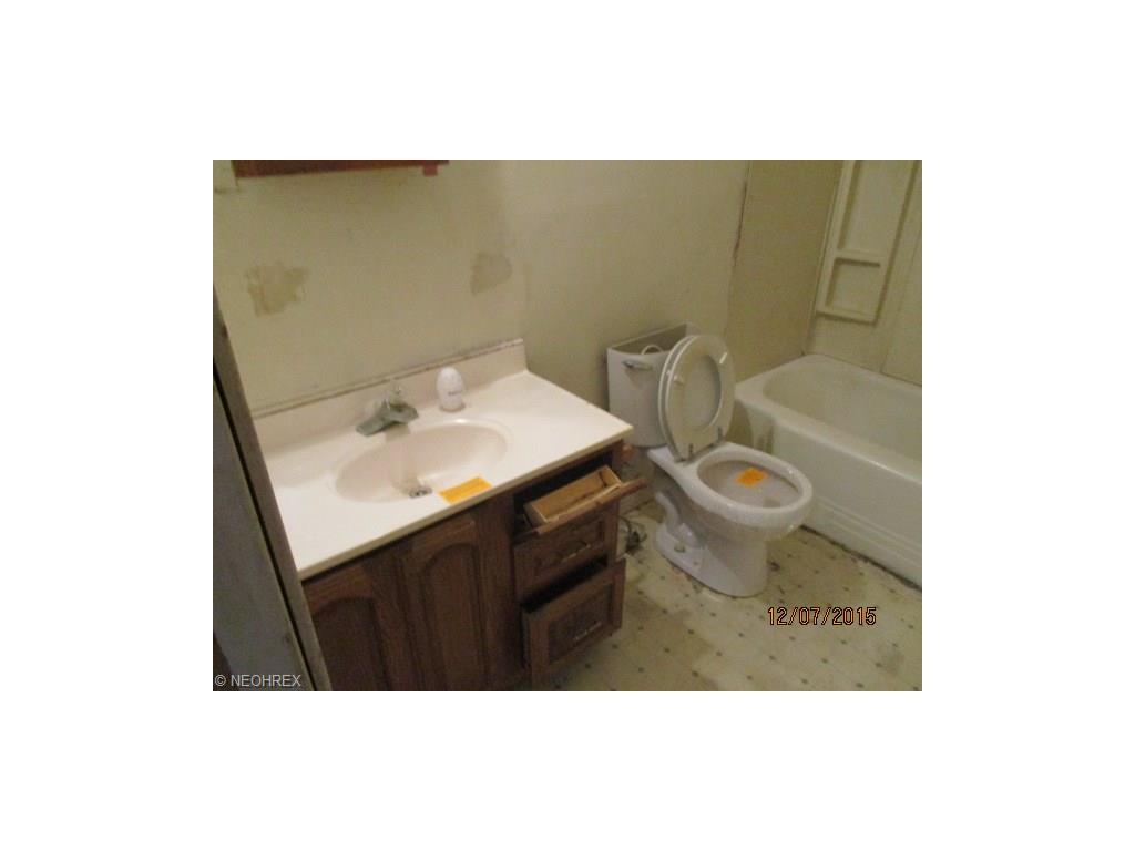 135 Gulf Rd, Elyria, OH 44035 photo 17