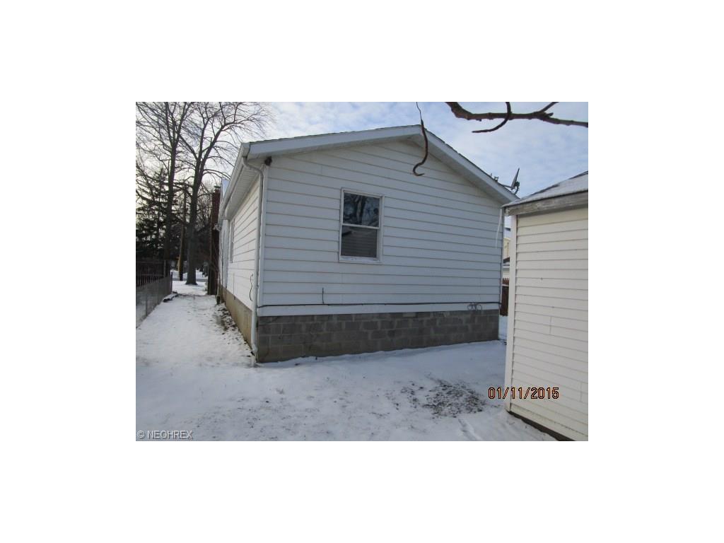 135 Gulf Rd, Elyria, OH 44035 photo 2