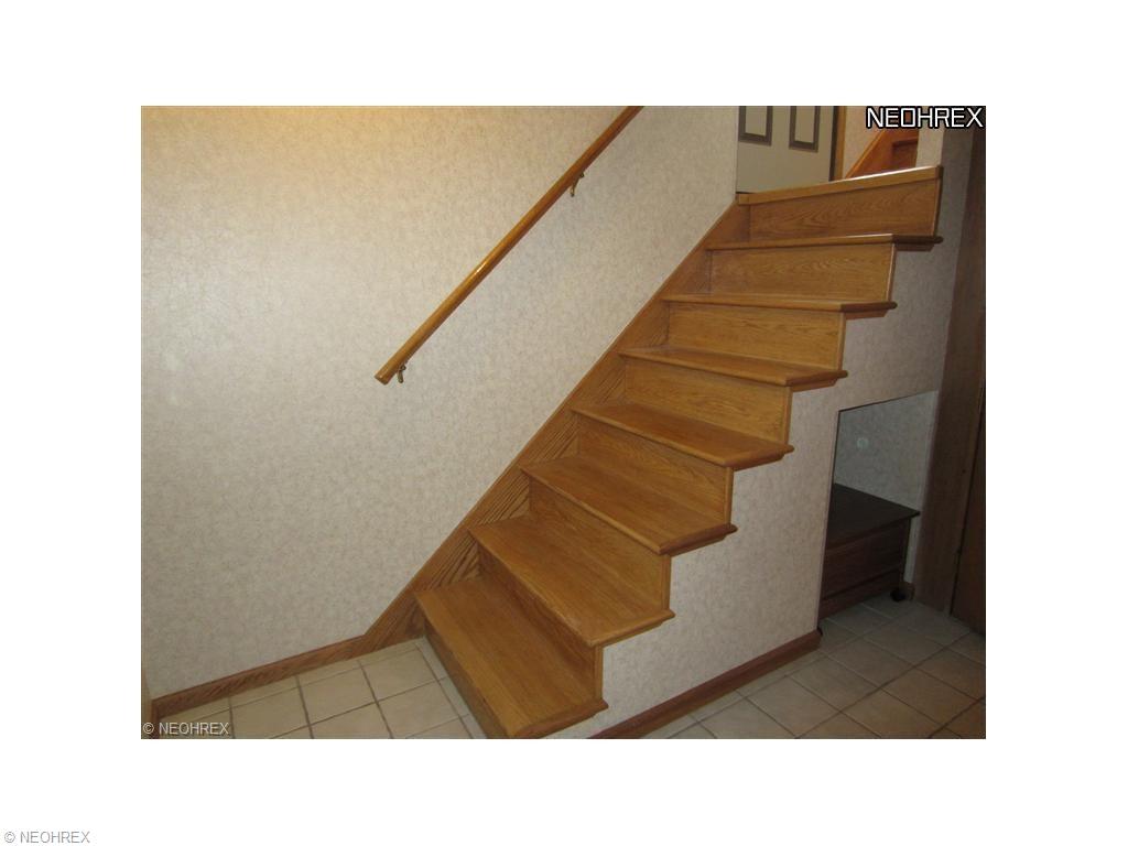 325 Gulf Rd, Elyria, OH 44035 photo 9