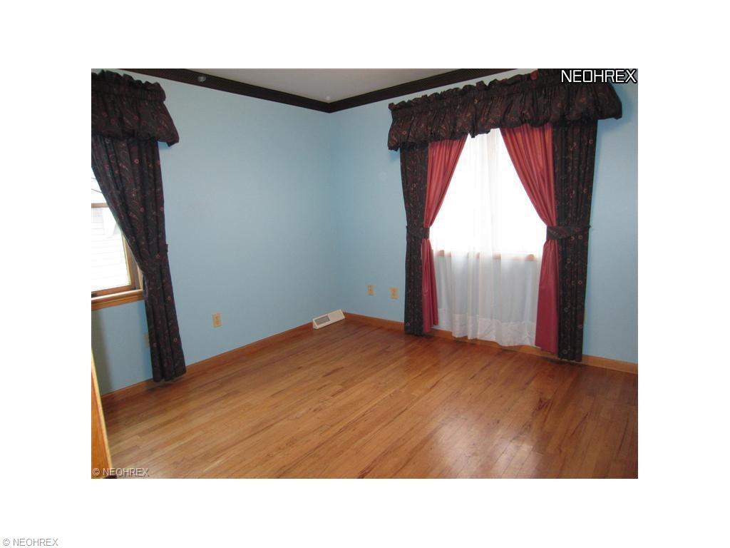 325 Gulf Rd, Elyria, OH 44035 photo 7