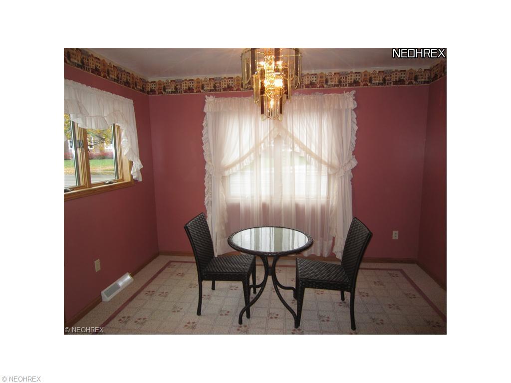 325 Gulf Rd, Elyria, OH 44035 photo 4