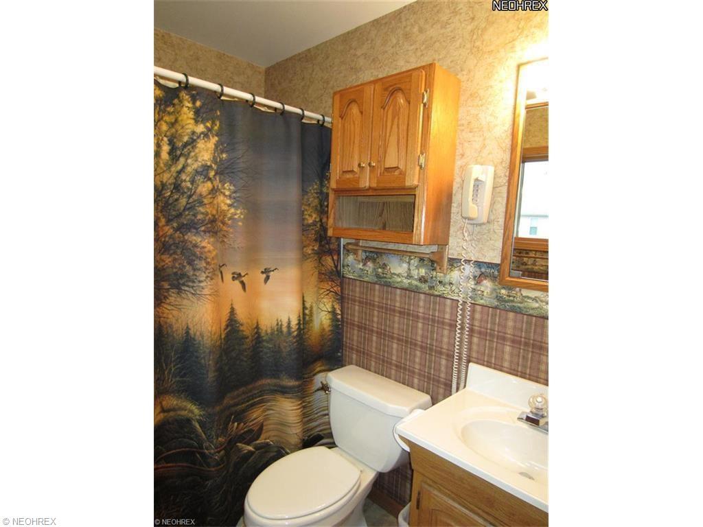 325 Gulf Rd, Elyria, OH 44035 photo 8