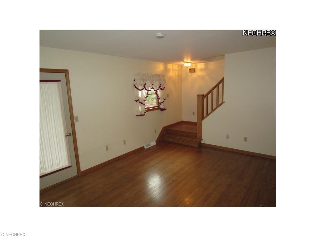 325 Gulf Rd, Elyria, OH 44035 photo 5