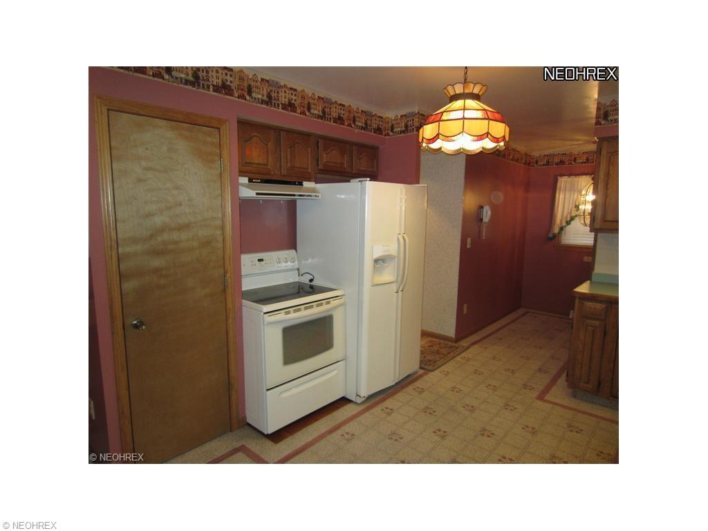 325 Gulf Rd, Elyria, OH 44035 photo 3