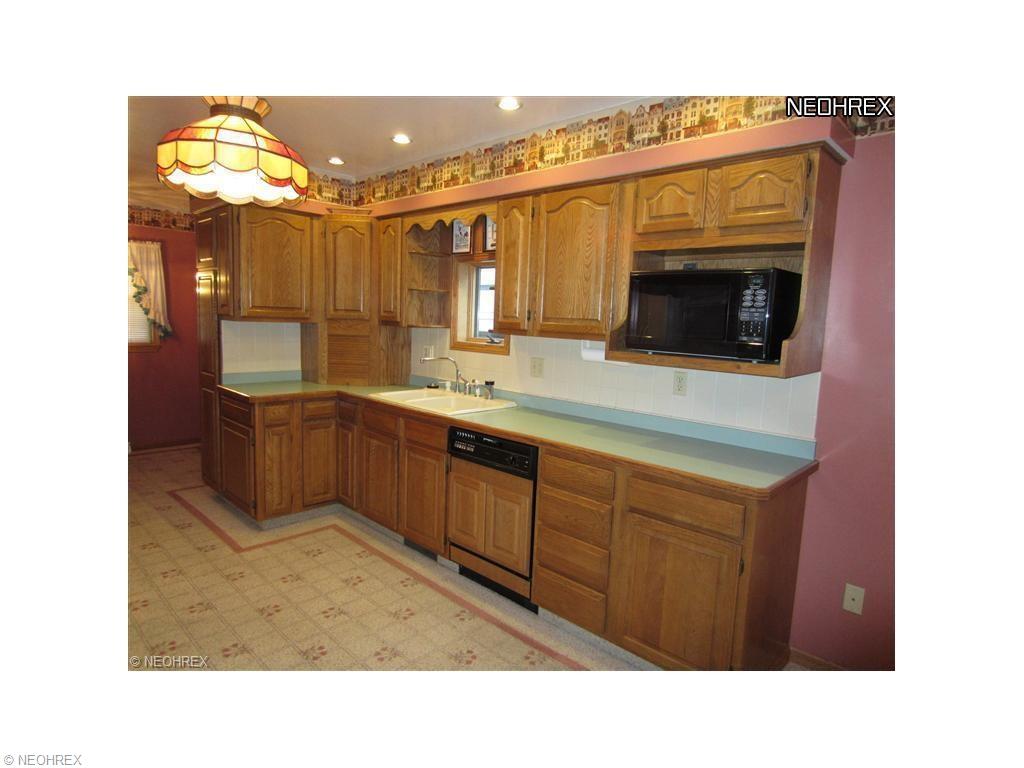 325 Gulf Rd, Elyria, OH 44035 photo 2