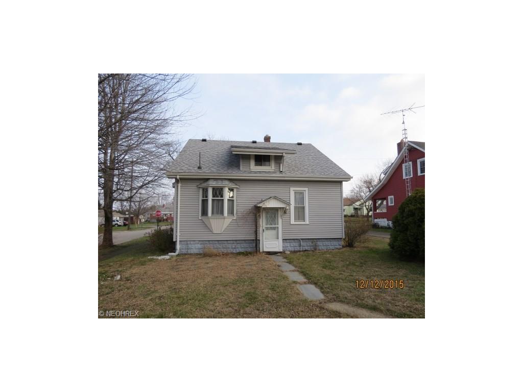 267 Fifield Ave, Conneaut, OH 44030 photo 2