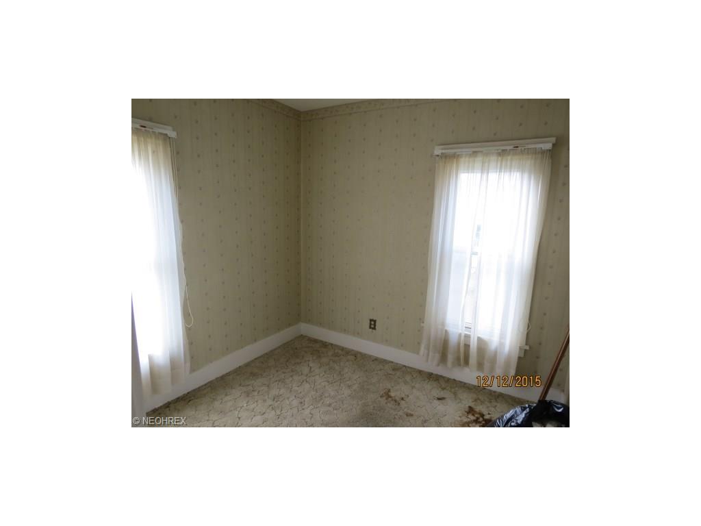 267 Fifield Ave, Conneaut, OH 44030 photo 10