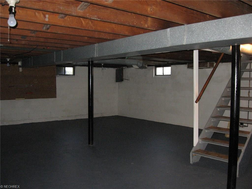 1743 E 36th St, Lorain, OH 44055 photo 9