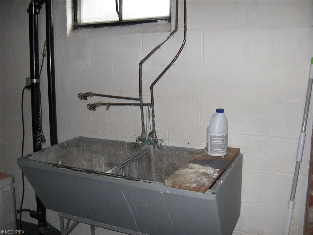1743 E 36th St, Lorain, OH 44055 photo 7